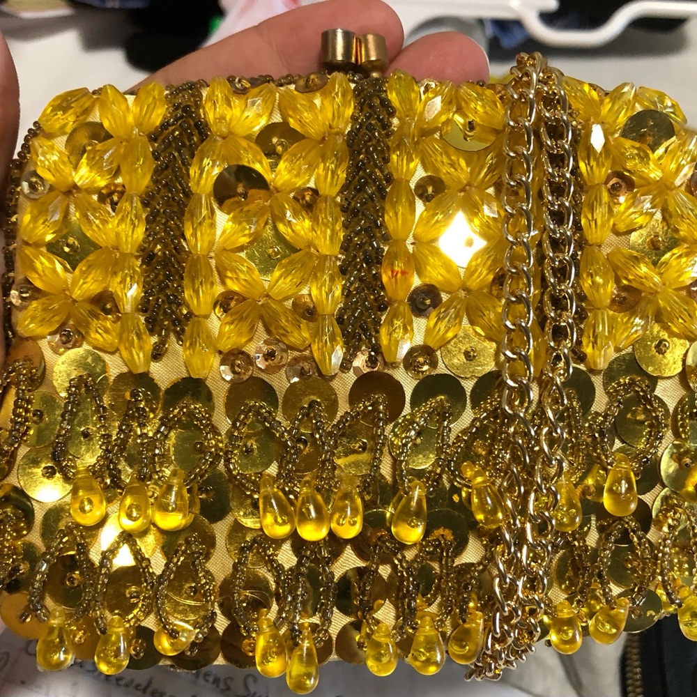 VINTAGE 60’S Beaded Hand Clutch Gold Yellow Evening Purse.Chandelier Dangling. - Picture 4 of 9